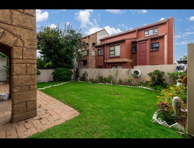 3 BEDROOM APARTMENT RENTED IN MORNINGSIDE